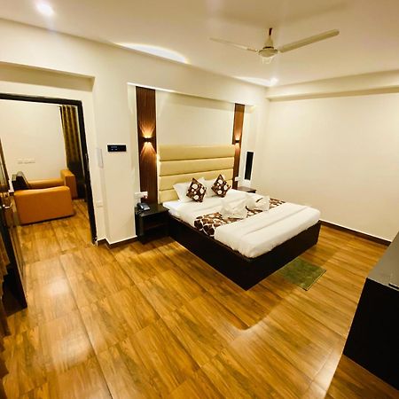 Shloka Residency Hotell Shamshabad Exteriör bild