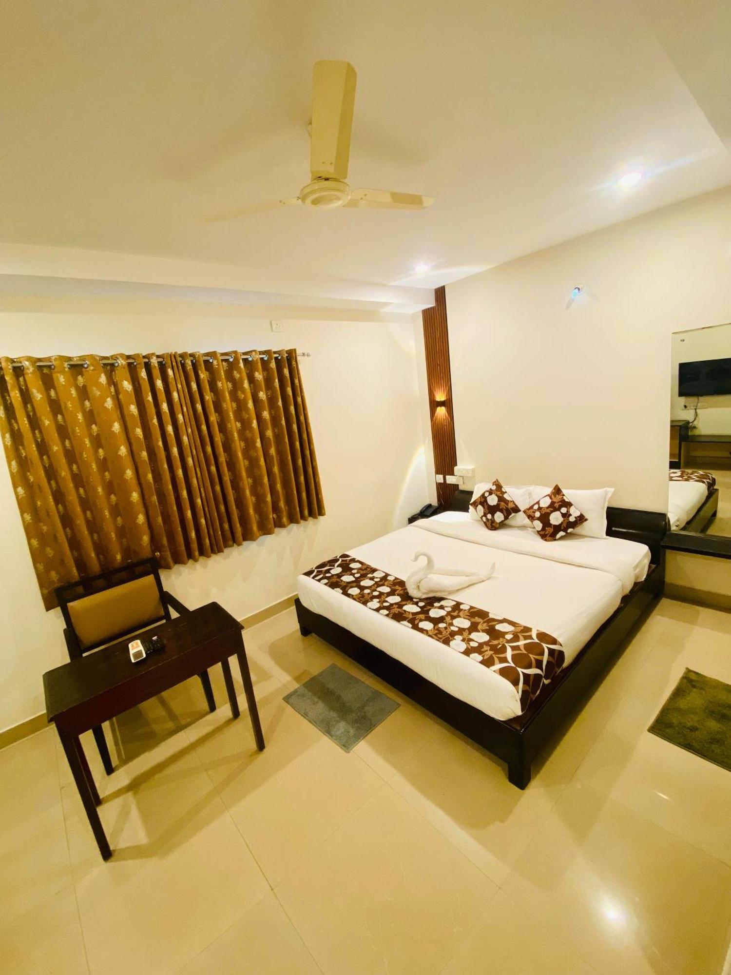 Shloka Residency Hotell Shamshabad Exteriör bild