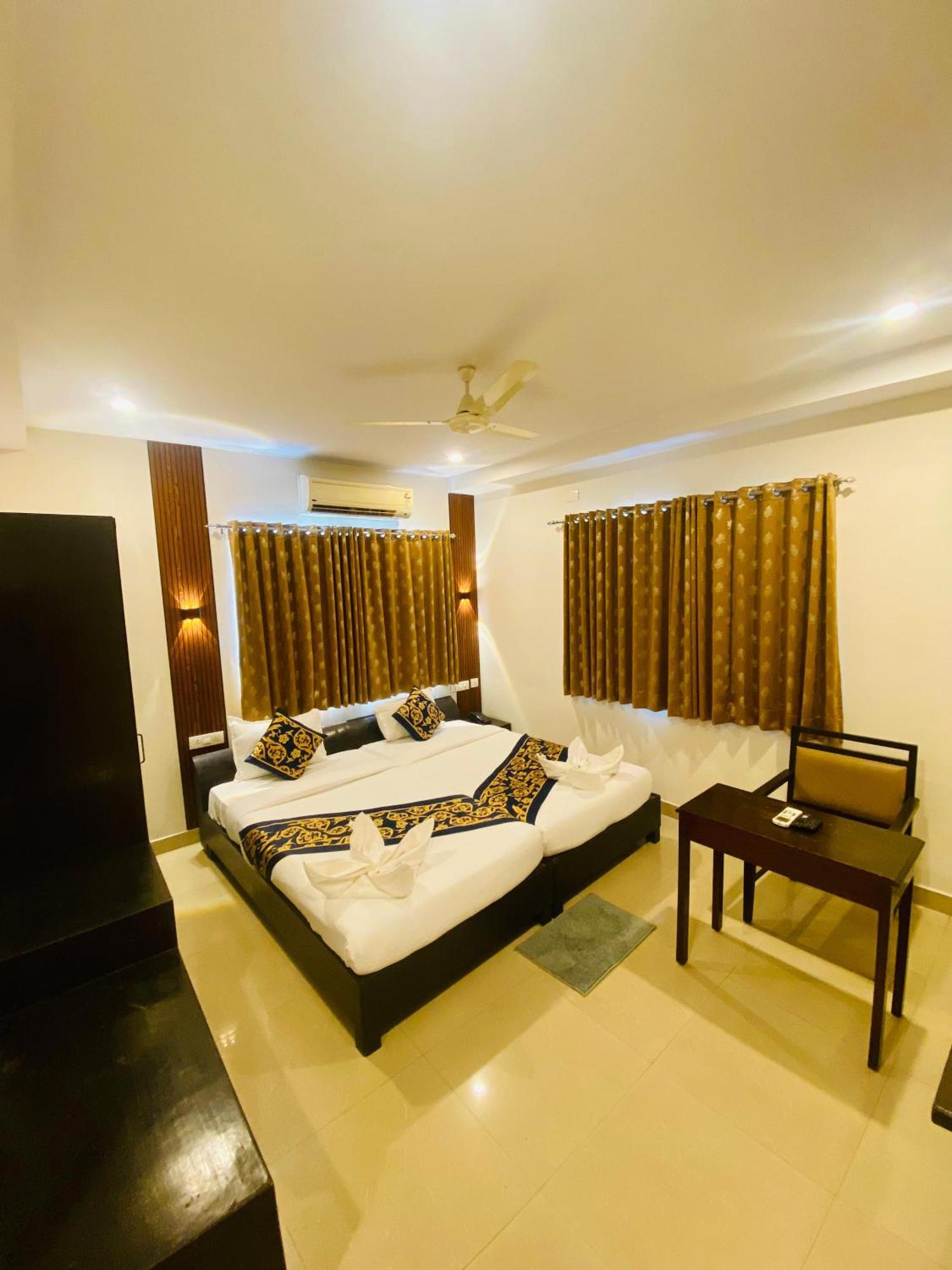 Shloka Residency Hotell Shamshabad Exteriör bild