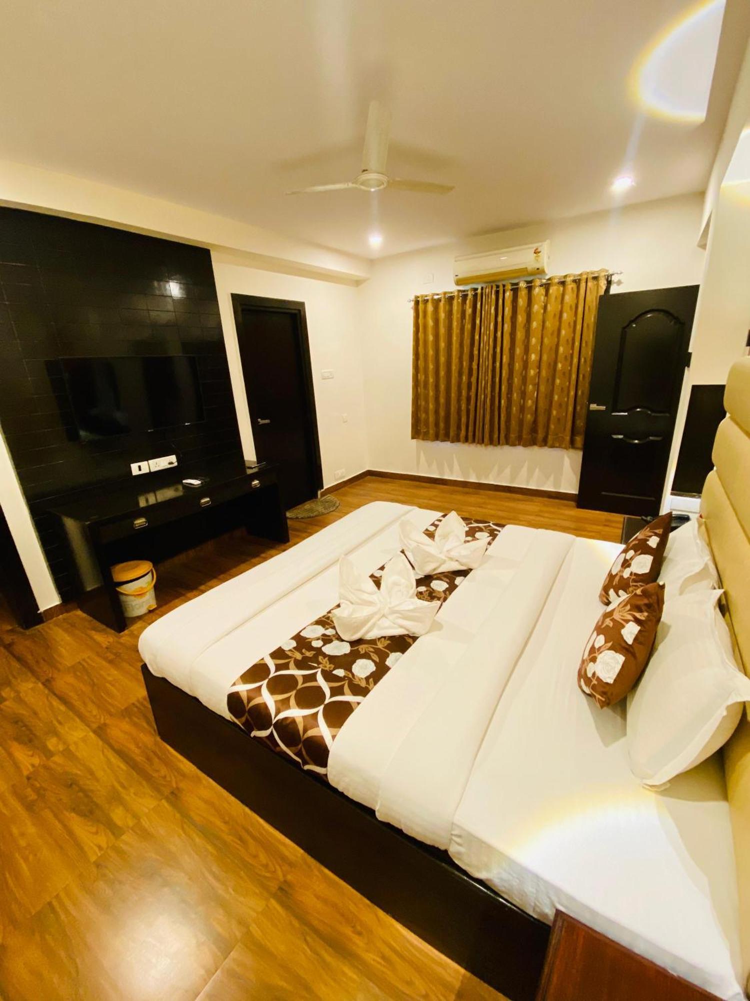 Shloka Residency Hotell Shamshabad Exteriör bild