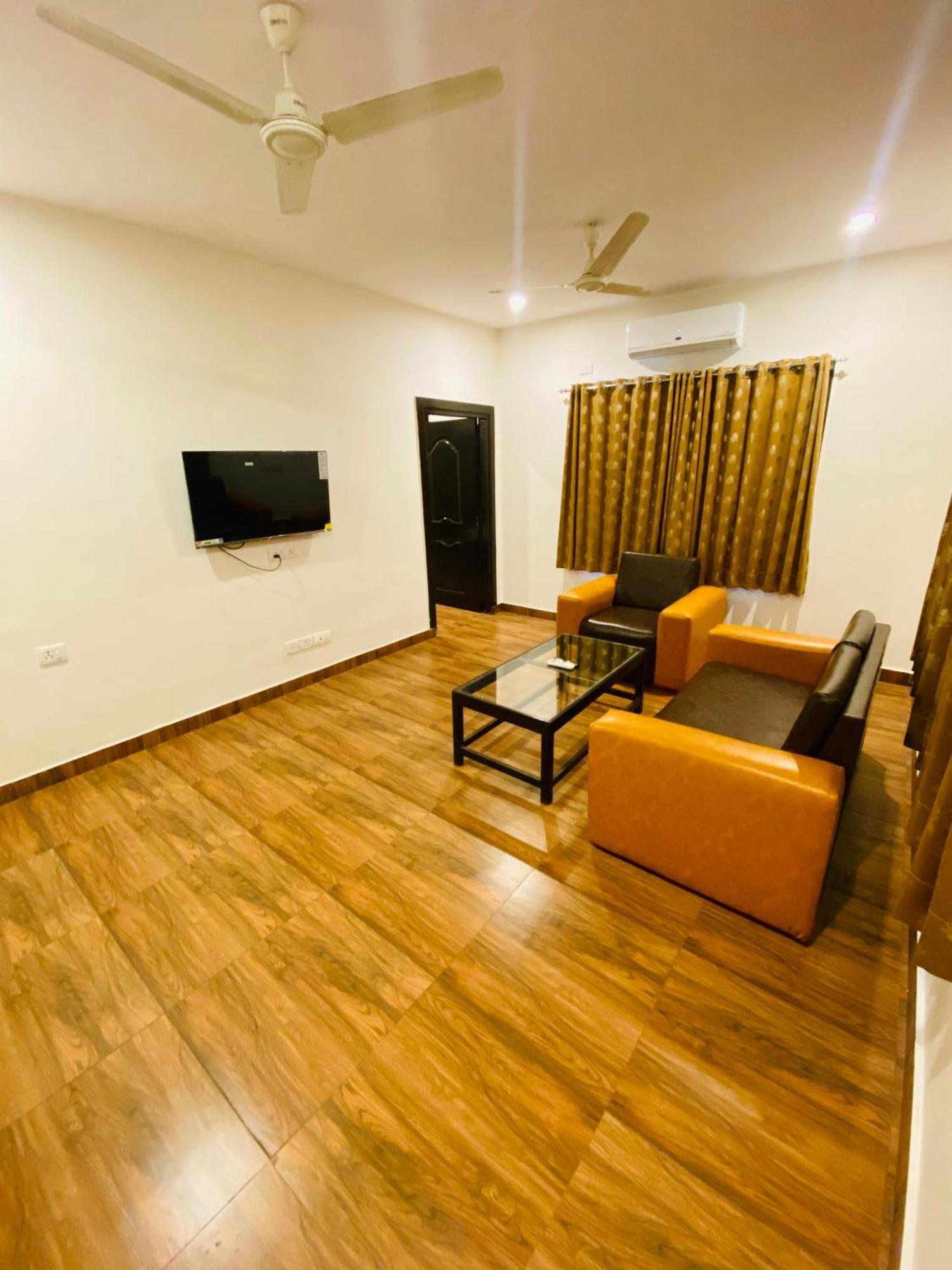 Shloka Residency Hotell Shamshabad Exteriör bild