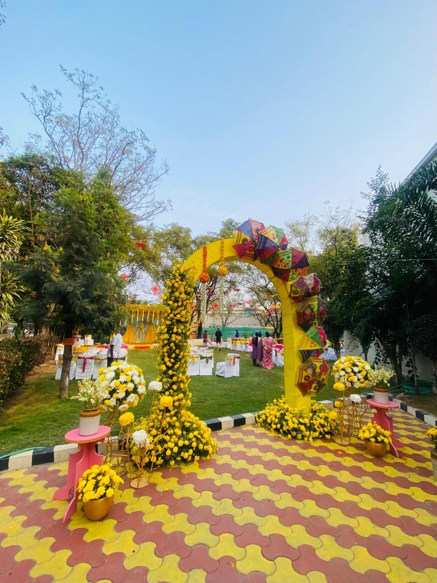 Shloka Residency Hotell Shamshabad Exteriör bild