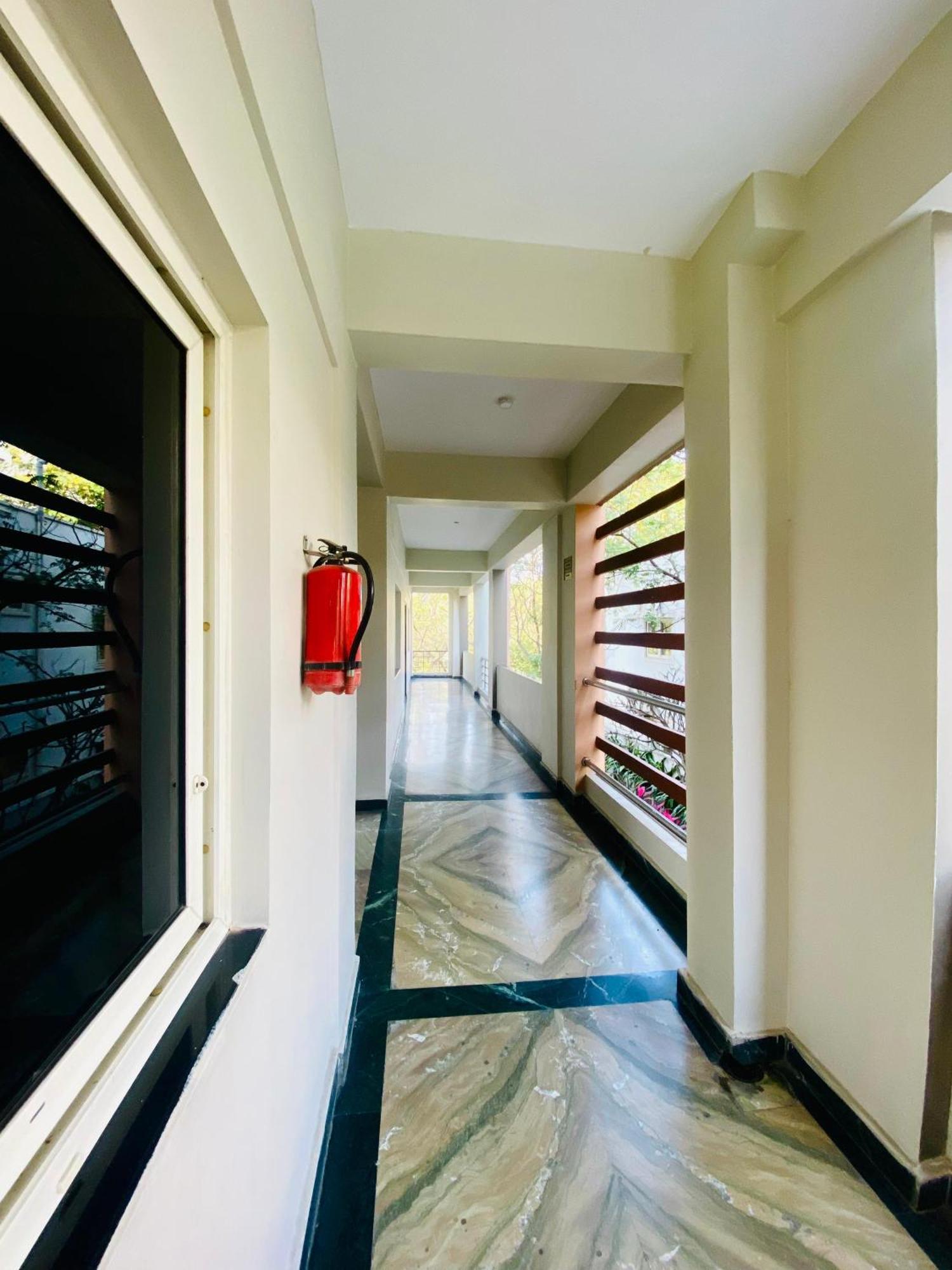 Shloka Residency Hotell Shamshabad Exteriör bild